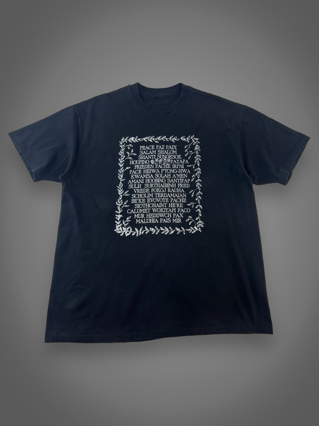 90s “Peace” in various languages t shirt fits L/XL
